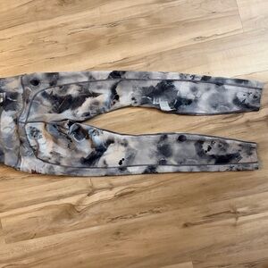 Nike Gray and Black Patterned Leggings